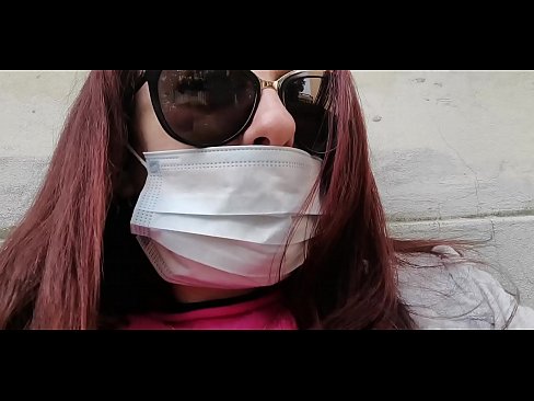❤️ Ніколетта мститься своєму сусіду і пісяє в його гаражі (Спеціальний італійський карантин Covid19) ❌ Чортове відео  у нас ❌️